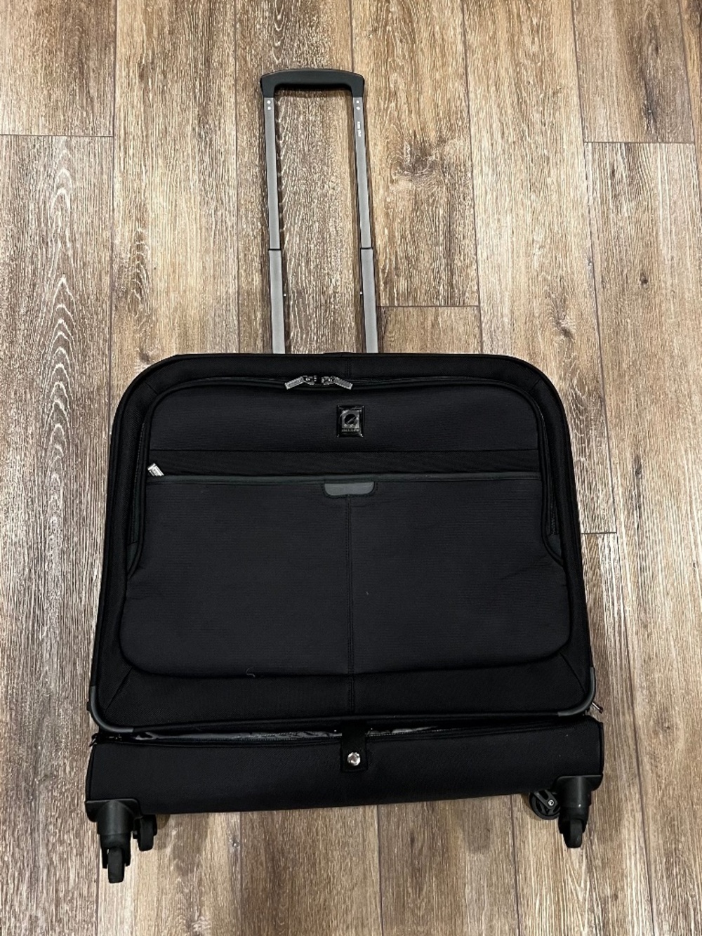 Delsey Paris Helium Pilot 3.0 Trolley Garment Bag